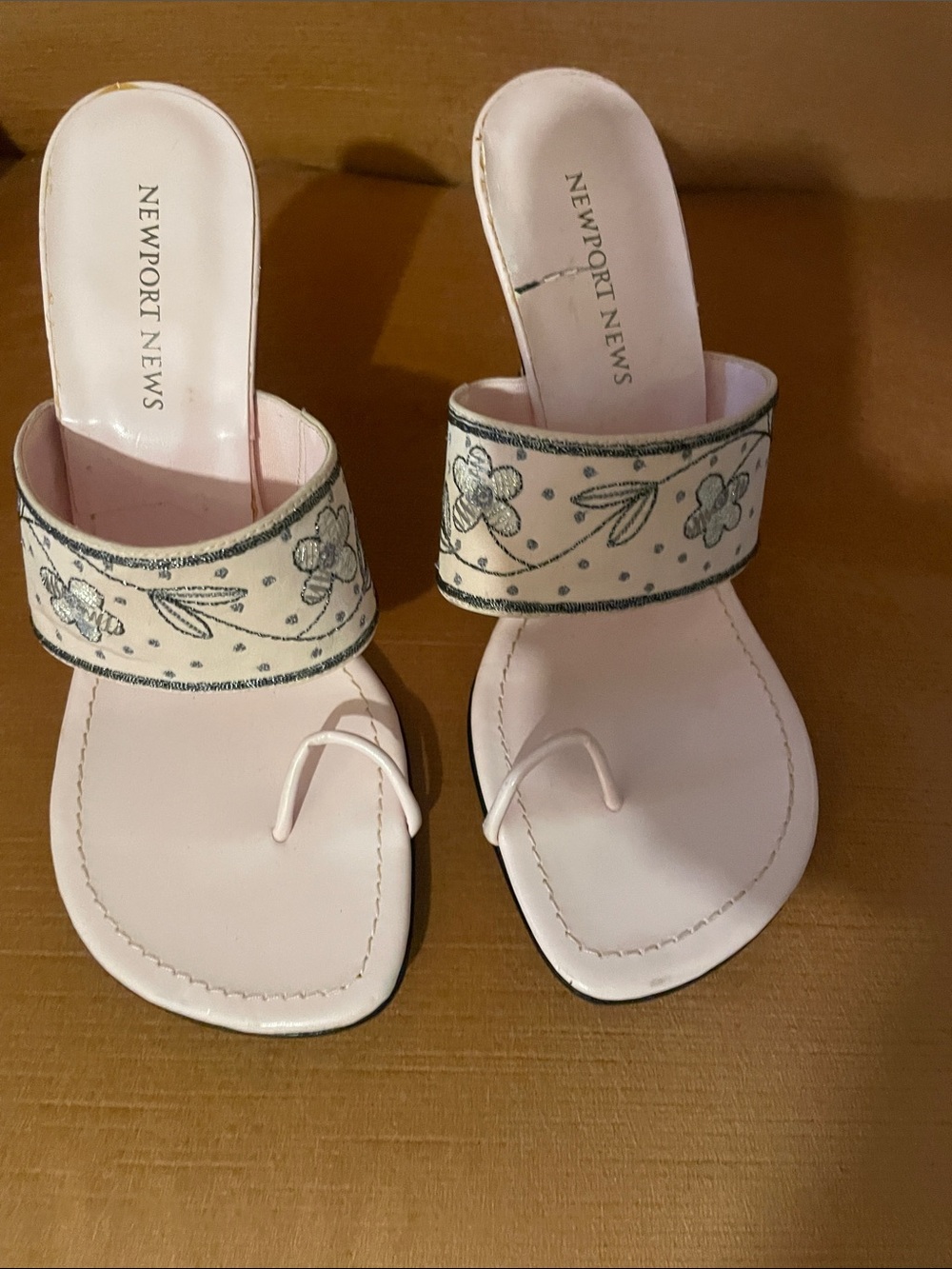 Newport News Light Pink Embroidered Toe-Loop Mules